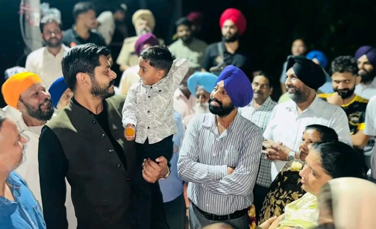 ਵਿਧਾਇਕ ਸ਼ੈਰੀ ਕਲਸੀ ਨੇ ਵਾਰਡ ਨੰਬਰ 19 ਦੇ ਵਾਸੀਆਂ ਦੀ ਮੰਗ ਕੀਤੀ ਪੂਰੀ-ਸਟਰੀਟ ਲਾਈਟਸ ਦਾ ਕੀਤਾ ਉਦਘਾਟਨ