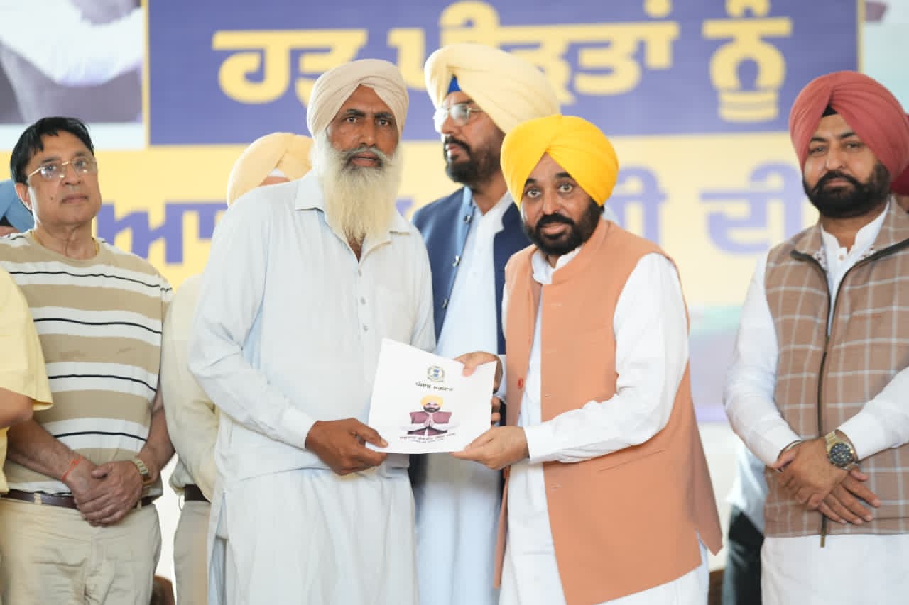 ਪੰਜਾਬ ਵਿੱਚ ‘ਆਪ’ ਸਰਕਾਰ ਨੇ ਆਪਣੇ ਵਾਅਦੇ ਕੀਤੇ ਪੂਰੇ , 30 ਦਿਨਾਂ ਵਿੱਚ ਕਿਸਾਨਾਂ ਨੂੰ 20,000 ਰੁਪਏ ਪ੍ਰਤੀ ਏਕੜ ਮੁਆਵਜ਼ਾ ਦੇ ਕੇ ਰਚਿਆ ਇਤਿਹਾਸ