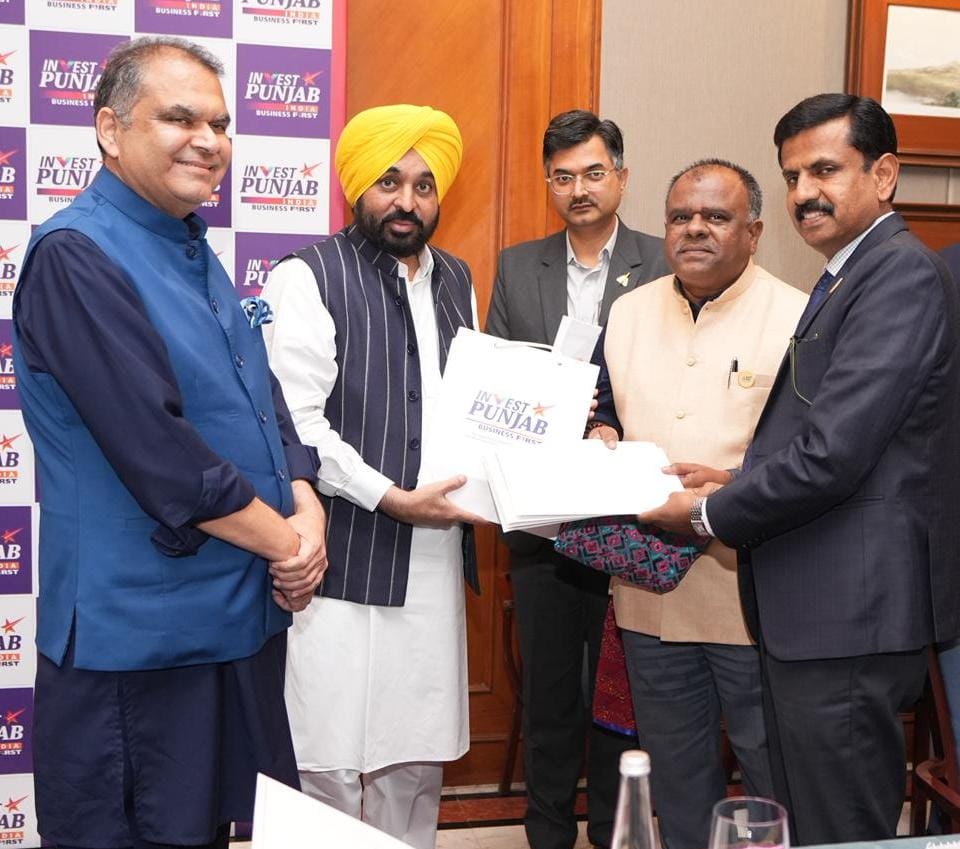 ਮੁੱਖ ਮੰਤਰੀ ਵੱਲੋਂ ਬੰਗਲੁਰੂ ਦੇ ਉਦਯੋਗਿਕ ਦਿੱਗਜ਼ਾਂ ਨਾਲ ਮੁਲਾਕਾਤ ਕਰਕੇ ਪੰਜਾਬ ਵਿੱਚ ਨਿਵੇਸ਼ ਦਾ ਸੱਦਾ