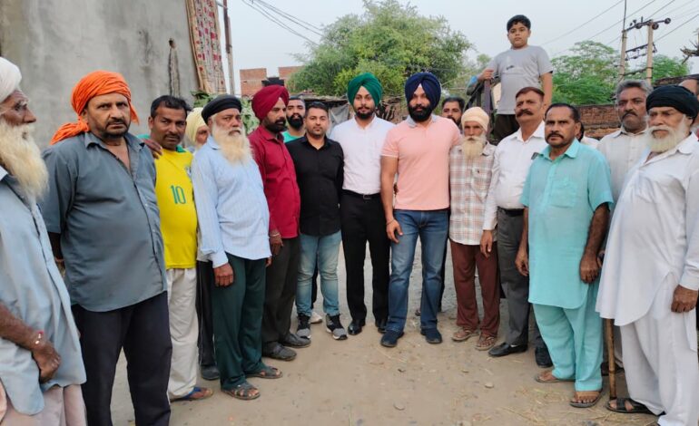 ਐਡਵੋਕੇਟ ਅਮਰਜੋਤ ਸਿੰਘ ਬੱਬੇਹਾਲੀ ਵੱਲੋਂ ਪਸ਼ੂਆਂ ਦੇ ਚਾਰੇ ਵਾਸਤੇ ਫੀਡ ਵੰਡੀ