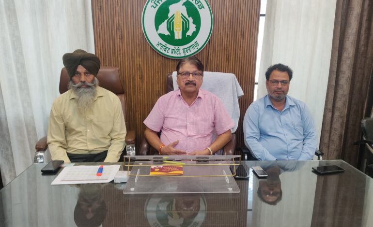 ਦਾਣਾ ਮੰਡੀ ਗੁਰਦਾਸਪੁਰ ਵਿੱਚ  ਝੋਨੇ ਦੀ ਖਰੀਦ ਪ੍ਰਕਿਰਿਆ ਨਿਰਵਿਘਨ ਜਾਰੀ-ਚੇਅਰਮੈਨ ਭਾਰਤ ਭੂਸ਼ਣ ਸ਼ਰਮਾ