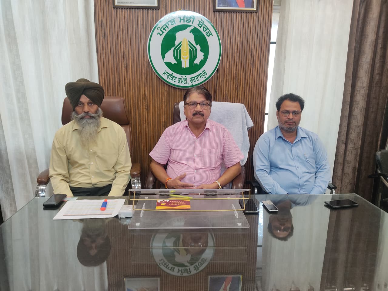 ਦਾਣਾ ਮੰਡੀ ਗੁਰਦਾਸਪੁਰ ਵਿੱਚ  ਝੋਨੇ ਦੀ ਖਰੀਦ ਪ੍ਰਕਿਰਿਆ ਨਿਰਵਿਘਨ ਜਾਰੀ-ਚੇਅਰਮੈਨ ਭਾਰਤ ਭੂਸ਼ਣ ਸ਼ਰਮਾ