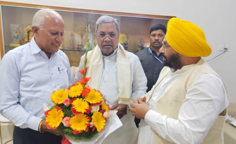 ਸ੍ਰੀ ਗੁਰੂ ਤੇਗ਼ ਬਹਾਦਰ ਜੀ ਦੇ 350 ਸਾਲਾ ਸ਼ਹੀਦੀ ਸਮਾਗਮਾਂ ਵਿੱਚ ਸ਼ਾਮਲ ਹੋਣ ਲਈ ਪੰਜਾਬ ਦੇ ਮੰਤਰੀਆਂ ਵੱਲੋਂ ਕਰਨਾਟਕ ਦੇ ਮੁੱਖ ਮੰਤਰੀ ਸਿੱਧਾਰਮੱਈਆ ਨੂੰ ਸੱਦਾ