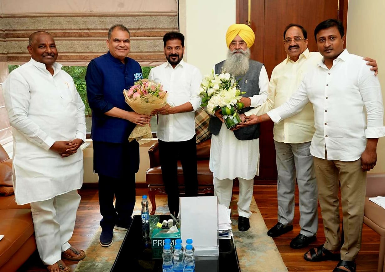 ਕੈਬਨਿਟ ਮੰਤਰੀਆਂ ਸੰਜੀਵ ਅਰੋੜਾ ਅਤੇ ਗੁਰਮੀਤ ਸਿੰਘ ਖੁੱਡੀਆਂ ਨੇ ਤੇਲੰਗਾਨਾ ਦੇ ਮੁੱਖ ਮੰਤਰੀ ਰੇਵੰਤ ਰੈਡੀ ਨੂੰ ਸ੍ਰੀ ਗੁਰੂ ਤੇਗ਼ ਬਹਾਦਰ ਜੀ ਦੇ 350ਵੇਂ ਸ਼ਹੀਦੀ ਪੁਰਬ ਲਈ ਦਿੱਤਾ ਸੱਦਾ