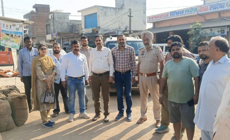 ਪਰਾਲੀ ਪ੍ਰੋਟੈਕਸ਼ਨ ਫੋਰਸ’ ਦੀ ਟੀਮ ਪਿੰਡ ਸਮਸ਼ੇਰਪੁਰ, ਉੱਚਾ ਧਕਾਲਾ, ਬਹਿਰਾਮਪੁਰ,ਨਕੋਠੇ ਮਜੀਠੀ ਅਤੇ ਬਾਹਮਣੀ ਪਹੁੰਚੀ