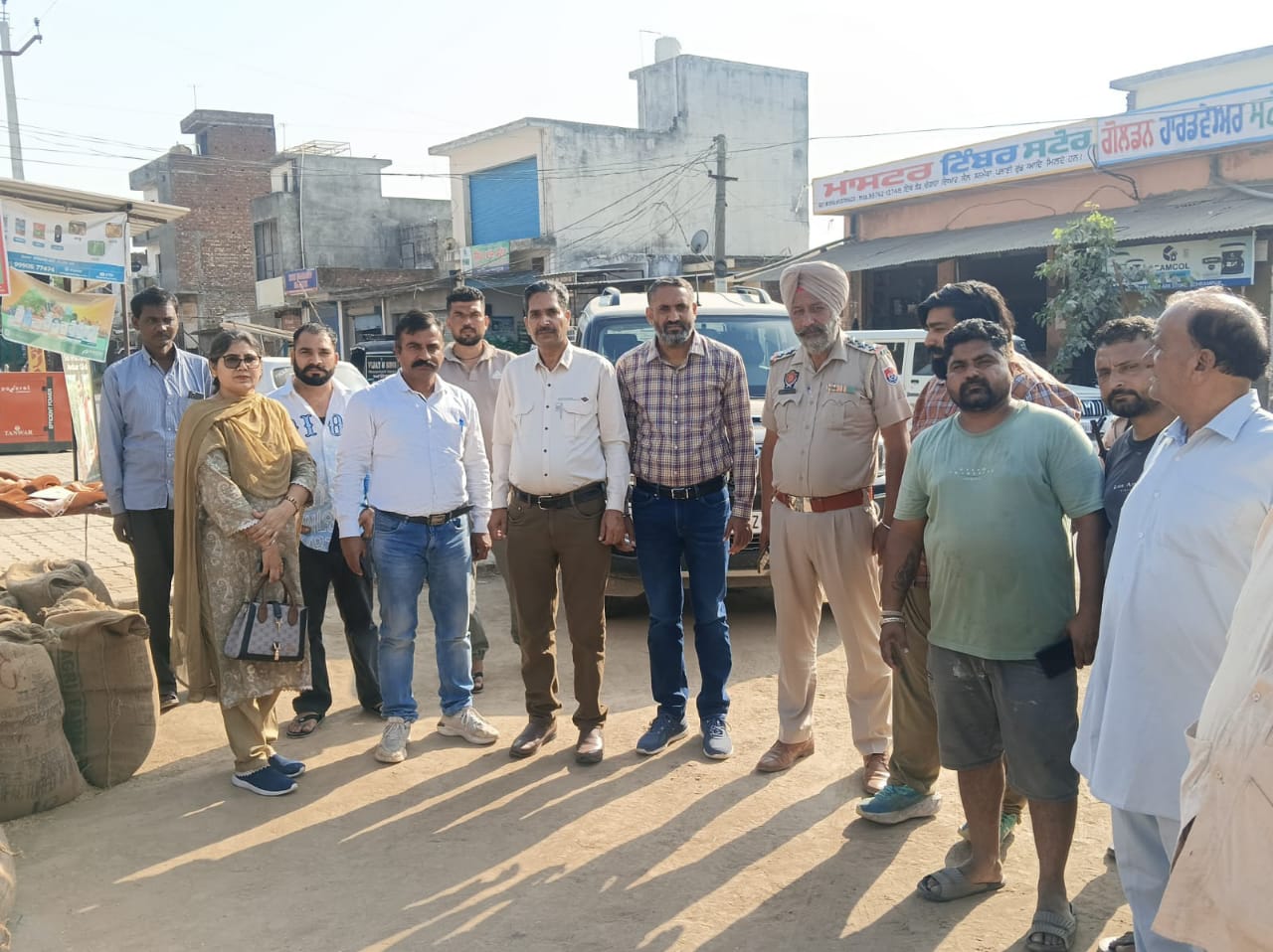 ਪਰਾਲੀ ਪ੍ਰੋਟੈਕਸ਼ਨ ਫੋਰਸ’ ਦੀ ਟੀਮ ਪਿੰਡ ਸਮਸ਼ੇਰਪੁਰ, ਉੱਚਾ ਧਕਾਲਾ, ਬਹਿਰਾਮਪੁਰ,ਨਕੋਠੇ ਮਜੀਠੀ ਅਤੇ ਬਾਹਮਣੀ ਪਹੁੰਚੀ