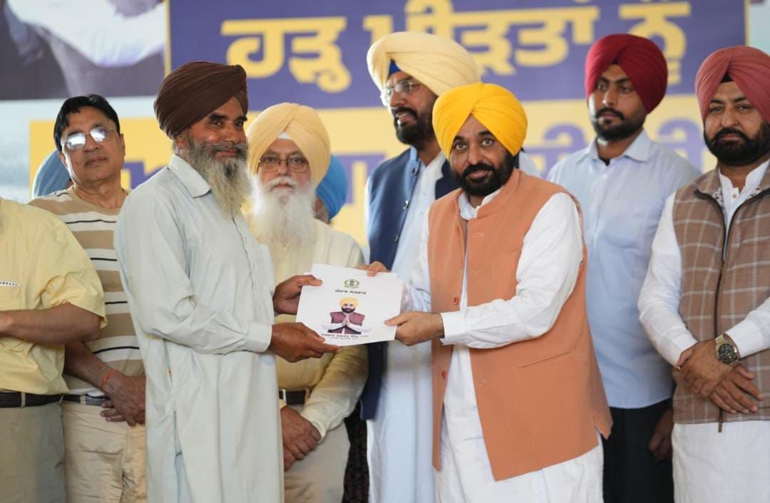 ਸੰਕਟ ਵਿੱਚ ਸੱਚਾ ਲੀਡਰਸ਼ਿਪ; ਮਾਨ ਸਰਕਾਰ ਹੜ੍ਹ ਪੀੜਤਾਂ ਨੂੰ ਦੇ ਰਹੀ ਸਭ ਤੋਂ ਵੱਧ ਮੁਆਵਜ਼ਾ, ਦੇਸ਼ ਲਈ ਪੇਸ਼ ਕੀਤੀ ਮਿਸਾਲ