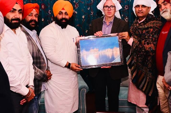 ਨੌਵੇਂ ਪਾਤਸ਼ਾਹ ਦਾ 350ਵਾਂ ਸ਼ਹੀਦੀ ਦਿਹਾੜਾ: ਹਰਜੋਤ ਸਿੰਘ ਬੈਂਸ ਨੇ ਜੰਮੂ-ਕਸ਼ਮੀਰ ਦੇ ਮੁੱਖ ਮੰਤਰੀ ਨਾਲ ਕੀਤੀ ਮੁਲਾਕਾਤ, ਸਮਾਗਮਾਂ ਵਿੱਚ ਸ਼ਾਮਲ ਹੋਣ ਦਾ ਦਿੱਤਾ ਸੱਦਾ