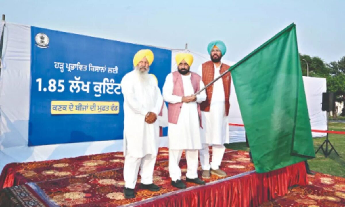 ਹੜ੍ਹਾਂ ਨਾਲ ਤਬਾਹ ਹੋਏ ਕਿਸਾਨਾਂ ਦੇ ਮੋਢੇ ਨਾਲ ਮੋਢਾ ਜੋੜ ਕੇ ਖੜ੍ਹੇ ਹਨ ਮੁੱਖ ਮੰਤਰੀ ਮਾਨ