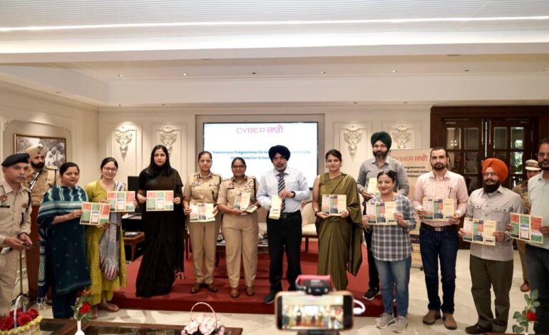 ਪੰਜਾਬ ਪੁਲਿਸ ਵੱਲੋਂ ਡਿਜੀਟਲ ਖ਼ਤਰਿਆਂ ਤੋਂ ਸਕੂਲੀ ਬੱਚਿਆਂ ਦੀ ਸੁਰੱਖਿਆ ਲਈ ਫਲੈਗਸ਼ਿਪ ਪਹਿਲਕਦਮੀ ‘ਸਾਈਬਰ ਜਾਗੋ’ ਦੀ ਸ਼ੁਰੂਆਤ