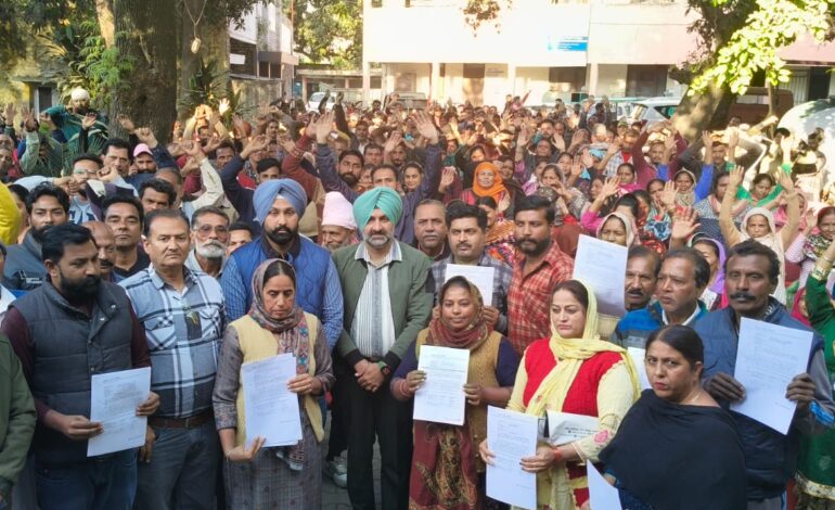 ਨਗਰ ਕੌਂਸਲ ਨੇ 684 ਗਰੀਬ ਪਰਿਵਾਰਾਂ ਨੂੰ ਪੱਕੇ ਘਰ ਬਣਾਉਣ ਲਈ ਗ੍ਰਾਂਟ ਦੇ ਮਨਜ਼ੂਰੀ ਪੱਤਰ ਵੰਡੇ