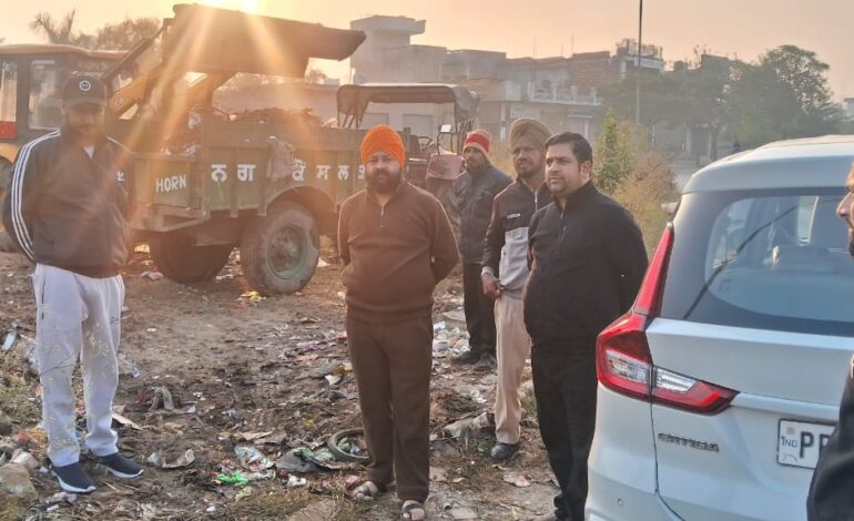 ਵਧੀਕ ਡਿਪਟੀ ਕਮਿਸ਼ਨਰ ਡਾ. ਬੇਦੀ ਨੇ ਕਾਦੀਆਂ ਸ਼ਹਿਰ ਵਿਚ ਸਫ਼ਾਈ ਪ੍ਰਬੰਧਾਂ ਦਾ ਲਿਆ ਜਾਇਜ਼ਾ