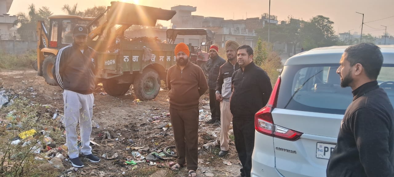 ਵਧੀਕ ਡਿਪਟੀ ਕਮਿਸ਼ਨਰ ਡਾ. ਬੇਦੀ ਨੇ ਕਾਦੀਆਂ ਸ਼ਹਿਰ ਵਿਚ ਸਫ਼ਾਈ ਪ੍ਰਬੰਧਾਂ ਦਾ ਲਿਆ ਜਾਇਜ਼ਾ