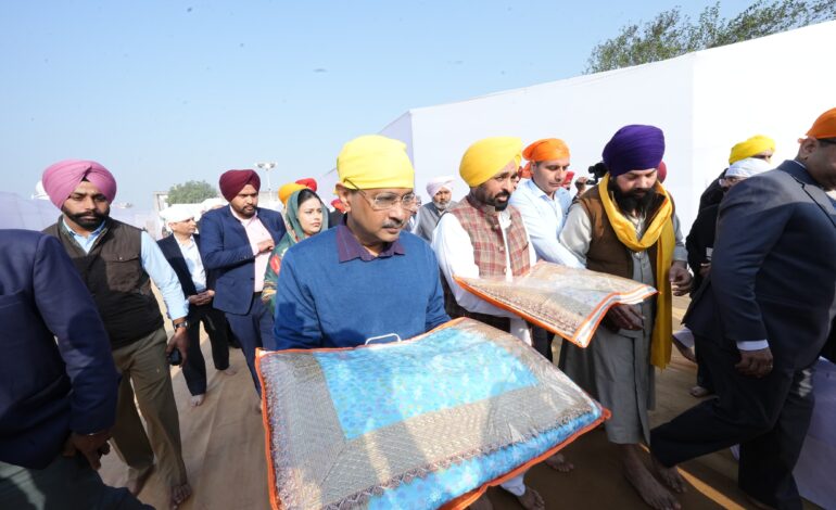 ਮੁੱਖ ਮੰਤਰੀ ਅਤੇ ਅਰਵਿੰਦ ਕੇਜਰੀਵਾਲ ਨੇ ਗੁਰਦੁਆਰਾ ਬਾਬਾ ਬੁੱਢਾ ਦਲ ਛਾਉਣੀ ਵਿਖੇ ਸ੍ਰੀ ਅਖੰਡ ਪਾਠ ਸਾਹਿਬ ਦੀ ਆਰੰਭਤਾ ਮੌਕੇ ਅਕਾਲ ਪੁਰਖ ਦਾ ਅਸ਼ੀਰਵਾਦ ਲਿਆ