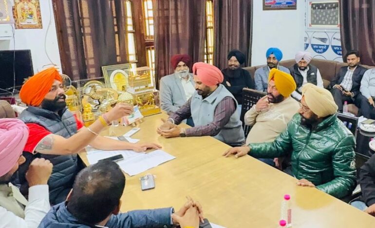 ਰੋਡਵੇਜ਼ ਕਾਮਿਆਂ ਦੀ ਹੜਤਾਲ ਖਤਮ; ਟਰਾਂਸਪੋਰਟ ਮੰਤਰੀ ਨਾਲ ਮੀਟਿੰਗ ਦੌਰਾਨ ਬਣੀ ਸਹਿਮਤੀ