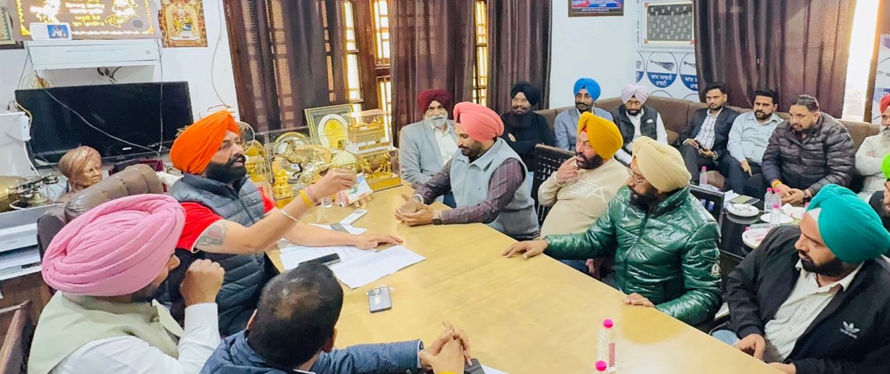 ਰੋਡਵੇਜ਼ ਕਾਮਿਆਂ ਦੀ ਹੜਤਾਲ ਖਤਮ; ਟਰਾਂਸਪੋਰਟ ਮੰਤਰੀ ਨਾਲ ਮੀਟਿੰਗ ਦੌਰਾਨ ਬਣੀ ਸਹਿਮਤੀ