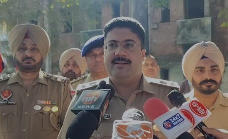 ਰੀਜੈਂਟਾ ਹੋਟਲ ਮਾਲਕ ਤੇ ਫਾਇਰਿੰਗ ਮਾਮਲਾ: ਮੋਹਾਲੀ ਪੁਲਿਸ ਨੇ ਸੰਖੇਪ ਮੁਕਾਬਲੇ ਵਿੱਚ ਦੁਵੱਲੀ ਗੋਲੀਬਾਰੀ ਤੋਂ ਬਾਅਦ ਗੈਂਗਸਟਰ ਨੂੰ ਗ੍ਰਿਫ਼ਤਾਰ ਕੀਤਾ; ਦੋ ਸਾਥੀ ਪਹਿਲਾਂ ਹੀ ਗ੍ਰਿਫ਼ਤਾਰ