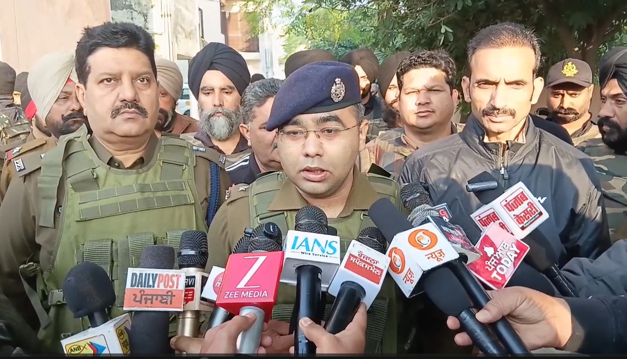 ਘਰੇਲੂ ਕਲੇਸ਼ ਨੇ ਲਈਆਂ ਤਿੰਨ ਜਾਨਾਂ: ਗੁਰਦਾਸਪੁਰ ਵਿੱਚ ਗਾਰਡ ਨੇ AK-47 ਨਾਲ ਪਤਨੀ ਅਤੇ ਸੱਸ ਨੂੰ ਮਾਰਨ ਤੋਂ ਬਾਅਦ ਕੀਤੀ ਖੁਦਕੁਸ਼ੀ