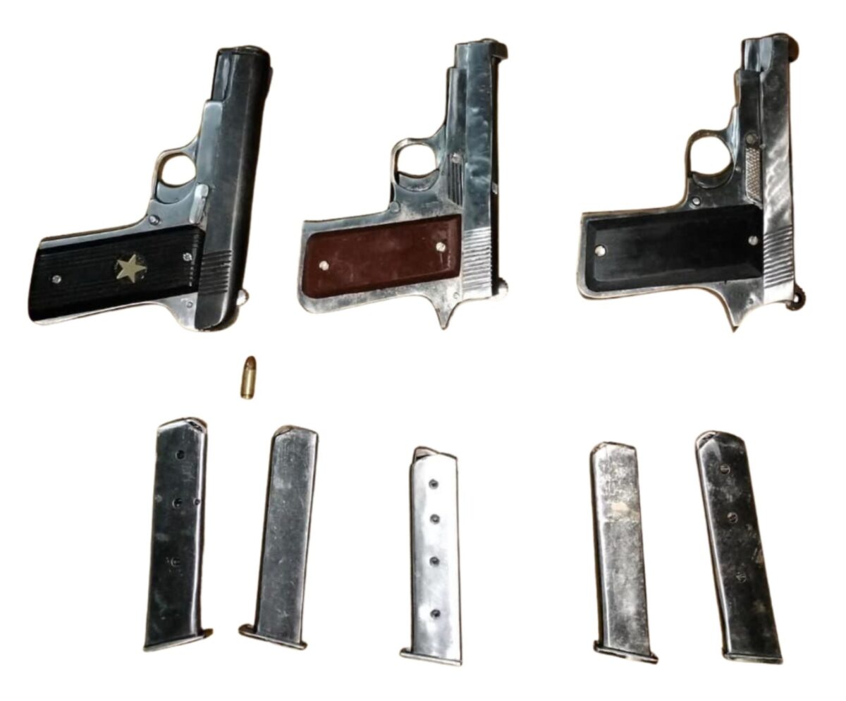 ਗੈਂਗਸਟਰ ਗੁਰਦੇਵ ਜੱਸਲ ਅਤੇ ਗੁਰਲਾਲ ਉਰਫ਼ ਗੁੱਲੂ ਦੇ ਦੋ ਹੋਰ ਕਾਰਕੁਨ ਗੁਰਦਾਸਪੁਰ ਤੋਂ ਗ੍ਰਿਫ਼ਤਾਰ; ਤਿੰਨ ਪਿਸਤੌਲ ਬਰਾਮਦ