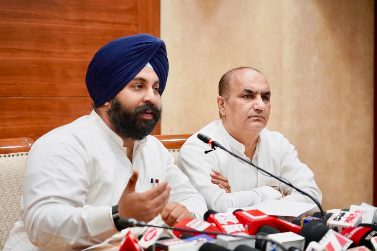 ਸ੍ਰੀ ਗੁਰੂ ਤੇਗ਼ ਬਹਾਦਰ ਜੀ ਦਾ 350ਵਾਂ ਸ਼ਹੀਦੀ ਦਿਹਾੜਾ: ਪੰਜਾਬ ਸਰਕਾਰ ਨੇ ਵਿਦਿਆਰਥੀਆਂ ਲਈ 15-ਦਿਨਾ ਵਿਦਿਅਕ ਪਾਠਕ੍ਰਮ ਦੀ ਯੋਜਨਾ ਉਲੀਕੀ, ਸਾਰੀਆਂ ਤਹਿਸੀਲਾਂ ਤੋਂ ਸ੍ਰੀ ਅਨੰਦਪੁਰ ਸਾਹਿਬ ਤੱਕ ਮੁਫ਼ਤ ਬੱਸ ਸੇਵਾ ਦਾ ਕੀਤਾ ਜਾਵੇਗਾ ਪ੍ਰਬੰਧ