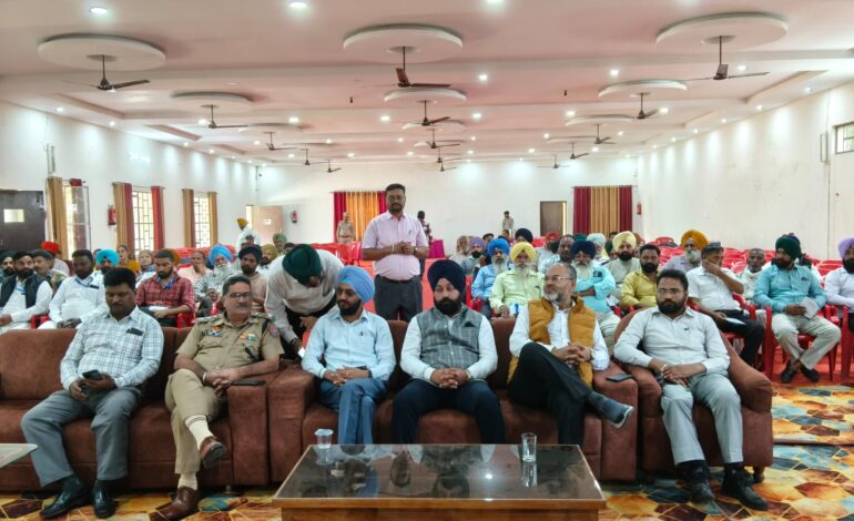 ਗੁਰਦਾਸਪੁਰ ਵਿਖੇ ਵਿਲੇਜ਼ ਡਿਫੈਂਸ ਕਮੇਟੀਆਂ’ ਦੇ ਮੈਂਬਰਾਂ ਨੂੰ ਦਿੱਤੀ ਟਰੇਨਿੰਗ