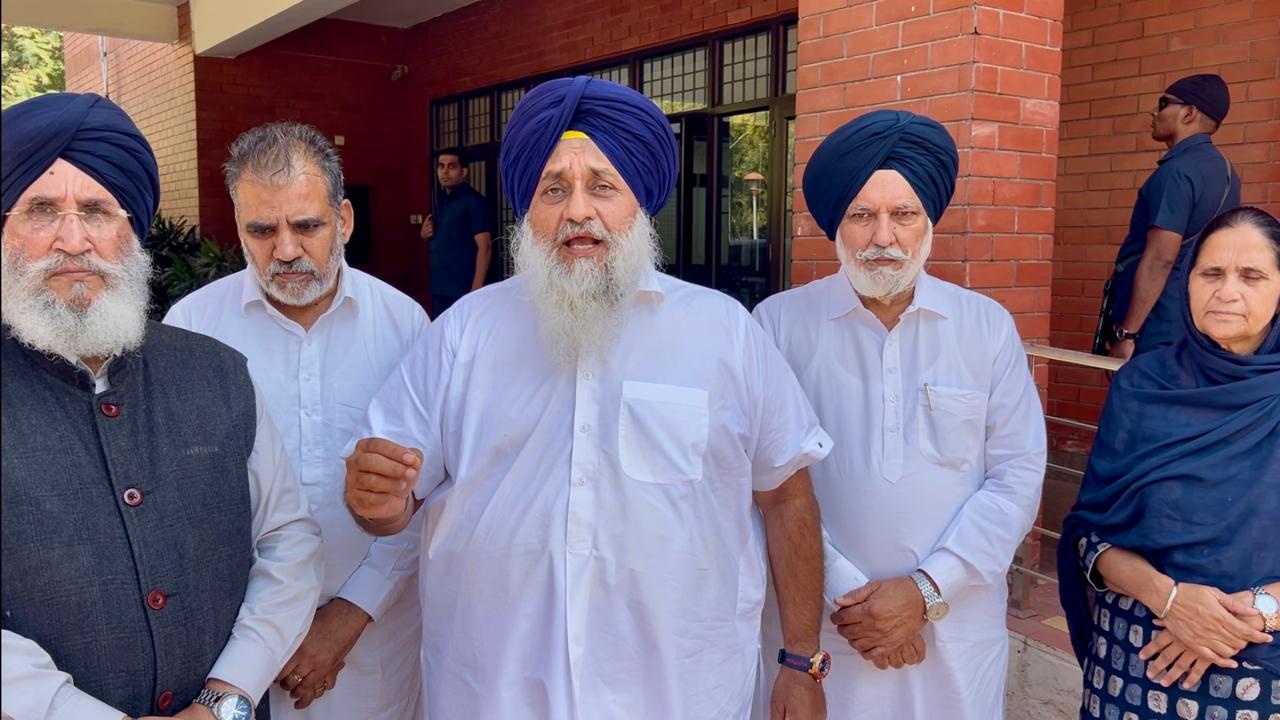 ਸੁਖਬੀਰ ਸਿੰਘ ਬਾਦਲ ਨੇ ਚੋਣ ਆਬਜ਼ਰਵਰਾਂ ਨੂੰ ਐਸ ਐਸ ਪੀ ਡਾ. ਰਵਜੋਤ ਕੌਰ ਗਰੇਵਾਲ ਦੇ ਇਸ਼ਾਰੇ ’ਤੇ ਤਰਨ ਤਾਰਨ ਵਿਚ ਅਕਾਲੀ ਵਰਕਰਾਂ ਨੂੰ ਗੈਰ ਕਾਨੂੰਨੀ ਹਿਰਾਸਤ ਵਿਚ ਰੱਖਣ ਤੋਂ ਜਾਣੂ ਕਰਵਾਇਆ