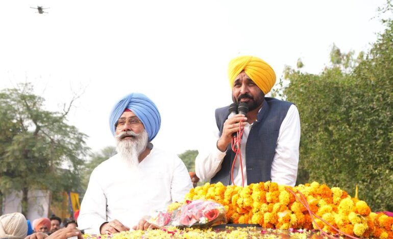 “ ਮੈਂ ਮੁੱਖ ਮੰਤਰੀ ਨਹੀਂ , ਦੁੱਖਮੰਤਰੀ ਹਾਂ!” ਮਾਨ ਨੇ ਤਰਨਤਾਰਨ ਵਿੱਚ ਇਹ ਕਹਾਣੀ ਸੁਣਾਉਂਦਿਆਂ ਸਾਰਿਆਂ ਨੂੰ ਕੀਤਾ ਭਾਵੁਕ – ਉਨ੍ਹਾਂ ਕਿਹਾ, “ਇਹ ਚੋਣ ਕੁਰਸੀ ਦਾ ਨਹੀਂ ,ਤੁਹਾਡੇ ਬੱਚਿਆਂ ਦਾ ਭਵਿੱਖ ਕਰੇਗੀ ਤੈਅ