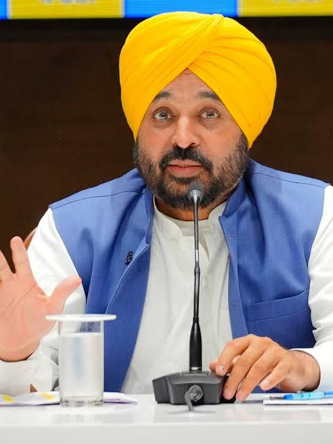 ਮਾਨ ਸਰਕਾਰ ਦੀ ਲੋਕ ਭਲਾਈ ਵਿੱਚ ਏਕਤਾ ਦੀ ਉਦਾਹਰਣ—ਸਤਿਕਾਰ, ਸ਼ਰਧਾ ਅਤੇ ਸੁਰੱਖਿਆ ਦਾ ਸੰਗਮ; 693 ਕਰੋੜ ਰੁਪਏ ਦੀਆਂ ਪੈਨਸ਼ਨਾਂ, 100 ਕਰੋੜ ਰੁਪਏ ਦੀਆਂ ਤੀਰਥ ਯਾਤਰਾਵਾਂ, ਅਤੇ 10 ਲੱਖ ਰੁਪਏ ਦੀ ਸਿਹਤ ਸੁਰੱਖਿਆ*