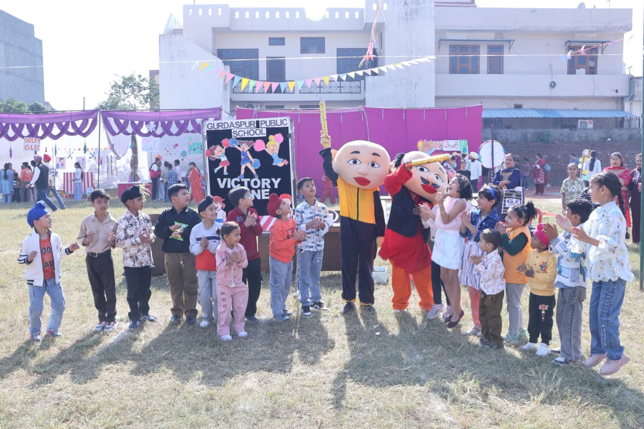 ਗੁਰਦਾਸਪੁਰ ਪਬਲਿਕ ਸਕੂਲ ਵਿਖੇ ਵਿਲਖਣ ਤੌਰ ਦੇ ਮਨਾਇਆ ਸਾਲਾਨਾ ਚਿਲਡਰਣ ਦਿਵਸ ਅਮਿਟ ਯਾਦਾ ਨੂੰ  ਸਮੇਟਦੇ ਹੋਇਆ ਸੰਪਨ