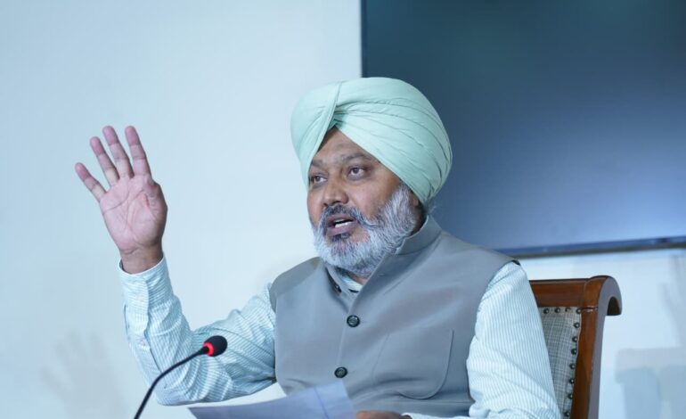 ਪੰਜਾਬ ਸਰਕਾਰ ਵੱਲੋਂ ਸੂਬੇ ਦੇ ਪੇਂਡੂ ਵਿਕਾਸ ਵਿੱਚ ਤੇਜੀ ਲਈ 332 ਕਰੋੜ ਰੁਪਏ ਦਾ ਇਤਿਹਾਸਕ ਫੰਡ ਜਾਰੀ: ਹਰਪਾਲ ਸਿੰਘ ਚੀਮਾ