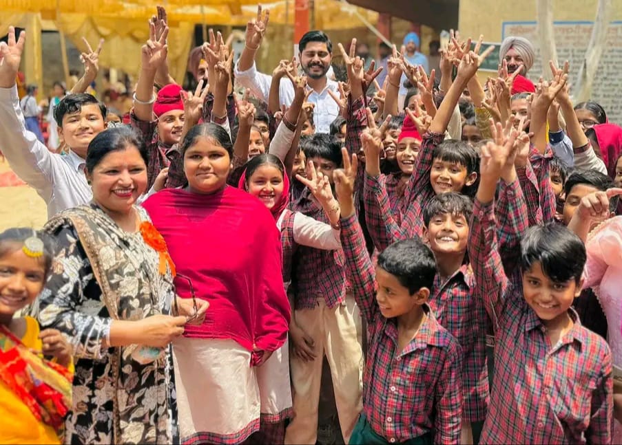 ਹਲਕਾ ਵਿਧਾਇਕ ਸ਼ੈਰੀ ਕਲਸੀ ਨੇ ਬਾਲ ਦਿਵਸ ਦੀ ਦਿੱਤੀ ਮੁਬਾਰਕਬਾਦ- ਸਕੂਲਾਂ ਵਿੱਚ ਬੱਚਿਆਂ ਨੂੰ ਪੜਾਈ ਦਾ ਸੁਖਾਵਾਂ ਮਾਹੌਲ ਮੁਹੱਈਆ ਕਰਵਾਇਆ