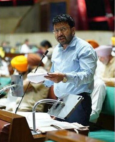 ਮਾਨ ਸਰਕਾਰ ਹੈ ਹਰ ਜੀਵ ਦੇ ਨਾਲ! ਪੰਜਾਬ ਵਿੱਚ ਆਵਾਰਾ ਪਸ਼ੂਆਂ ਦੀ ਦਹਾਕਿਆਂ ਪੁਰਾਣੀ ਸਮੱਸਿਆ ‘ਤੇ ਮਾਨ ਸਰਕਾਰ ਨੇ ਇਤਿਹਾਸਕ ਮੁਹਿੰਮ ਕੀਤੀ ਸ਼ੁਰੂ