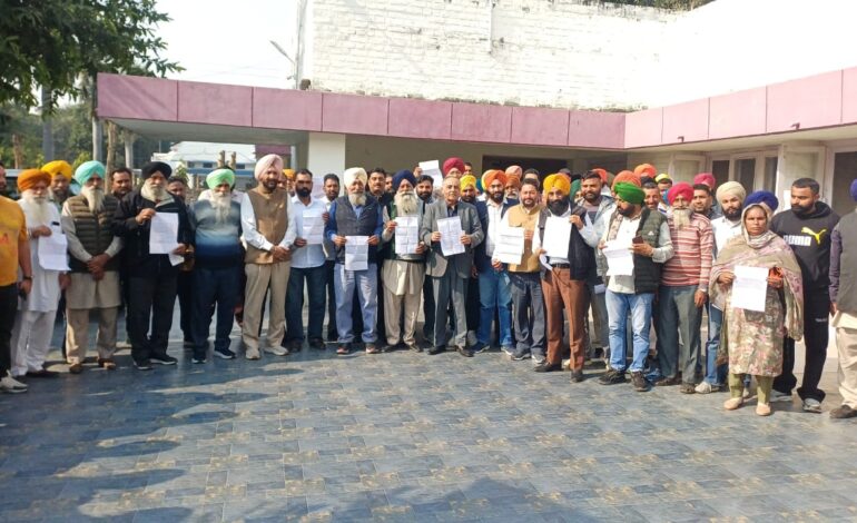 ਰਮਨ ਬਹਿਲ ਨੇ 40 ਪਿੰਡਾਂ ਵਿੱਚ ਸਰਬਪੱਖੀ ਵਿਕਾਸ ਕਰਵਾਉਣ 1 ਕਰੋੜ 45 ਲੱਖ ਰੁਪਏ ਦੇ ਮਨਜ਼ੂਰੀ ਪੱਤਰ ਵੰਡੇ