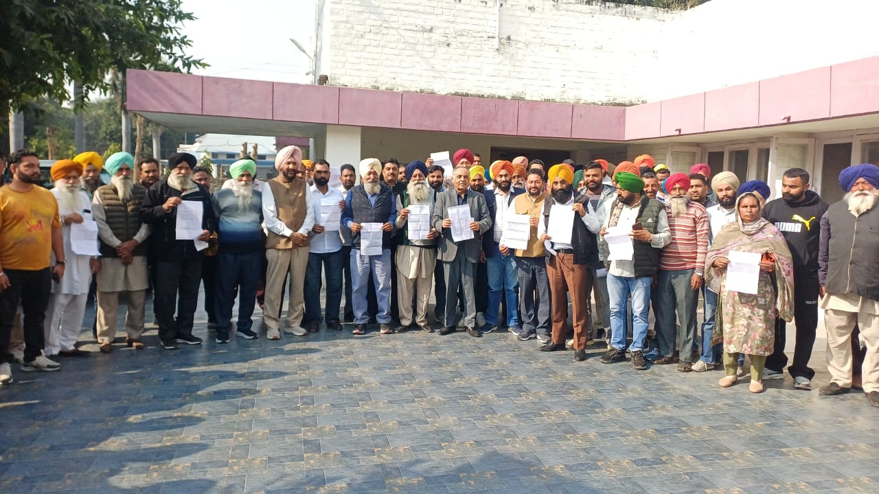 ਰਮਨ ਬਹਿਲ ਨੇ 40 ਪਿੰਡਾਂ ਵਿੱਚ ਸਰਬਪੱਖੀ ਵਿਕਾਸ ਕਰਵਾਉਣ 1 ਕਰੋੜ 45 ਲੱਖ ਰੁਪਏ ਦੇ ਮਨਜ਼ੂਰੀ ਪੱਤਰ ਵੰਡੇ