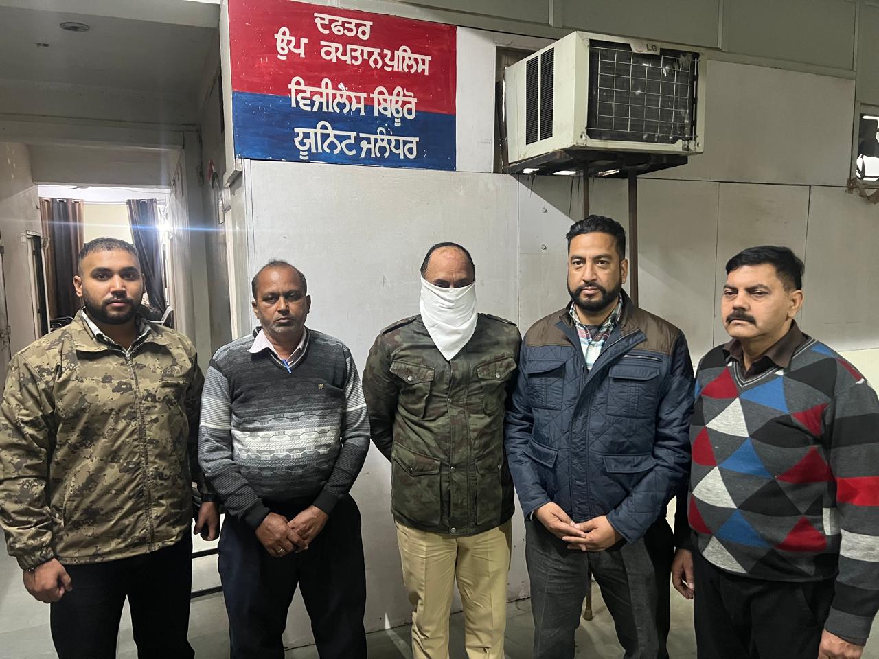 ਭ੍ਰਿਸ਼ਟਾਚਾਰ ਵਿਰੁੱਧ ਜ਼ੀਰੋ ਟਾਲਰੈਂਸ: ਵਿਜੀਲੈਂਸ ਬਿਊਰੋ ਵੱਲੋਂ 5 ਲੱਖ ਰੁਪਏ ਦੀ ਰਿਸ਼ਵਤ ਮੰਗਣ ਦੇ ਦੋਸ਼ ਹੇਠ ਏ.ਐਸ.ਆਈ. ਗ੍ਰਿਫ਼ਤਾਰ