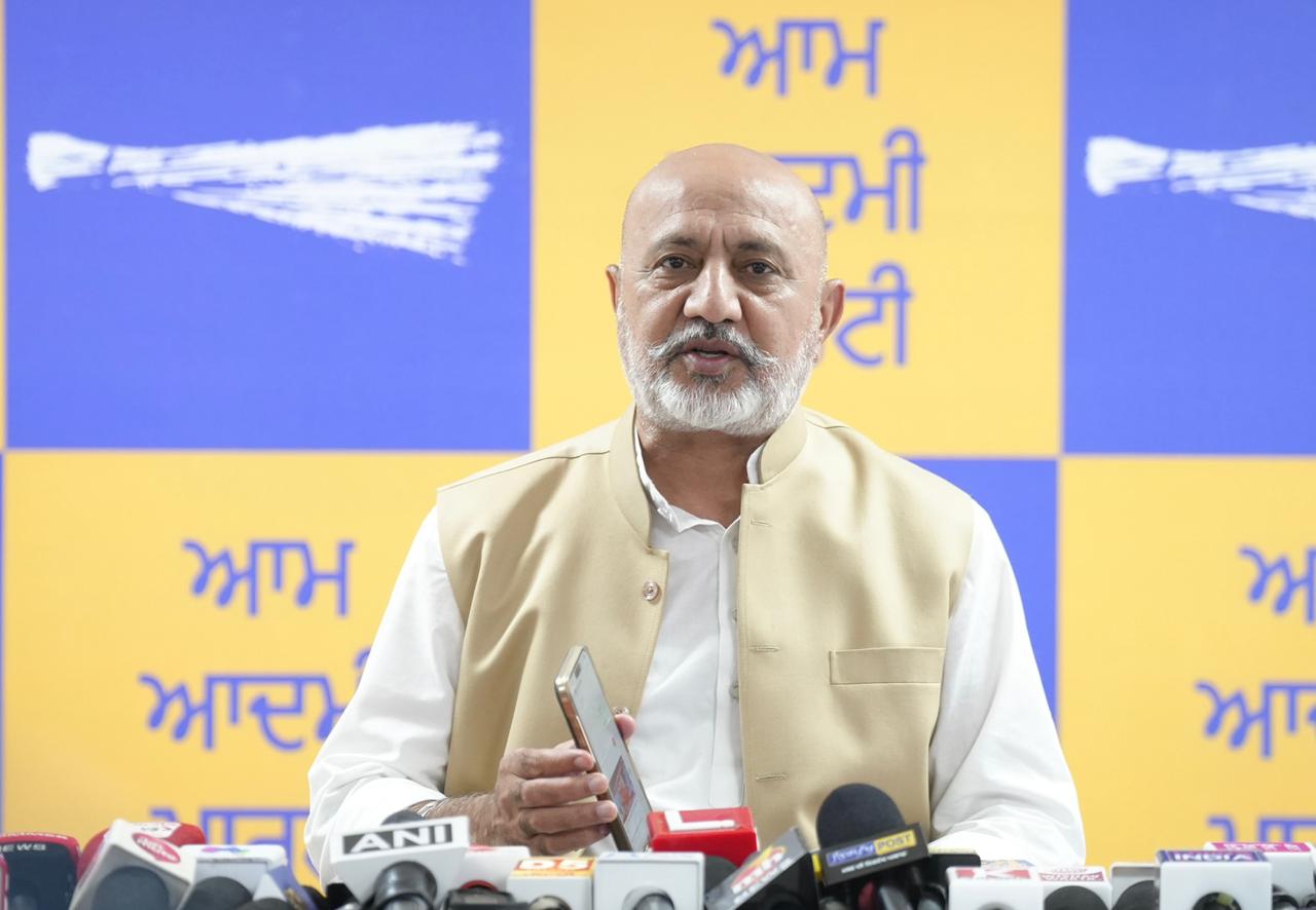 ਭਾਜਪਾ ਦੱਸੇ ਕਿ ਗੁਜਰਾਤ ਜੇਲ੍ਹ ਵਿੱਚ ਬੰਦ ਗੈਂਗਸਟਰ ਧਮਕੀਆਂ ਕਿਵੇਂ ਦੇ ਰਿਹਾ ਹੈ: ਬਲਤੇਜ ਪੰਨੂ