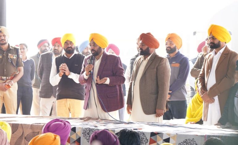 ਮੁੱਖ ਮੰਤਰੀ ਵੱਲੋਂ ਪਿੰਡਾਂ ਨੂੰ ਧੜੇਬੰਦੀ ਤੋਂ ਉਪਰ ਕੇ ਭਾਈਚਾਰਕ ਸਾਂਝ ਕਾਇਮ ਰੱਖਣ ਦੀ ਅਪੀਲ
