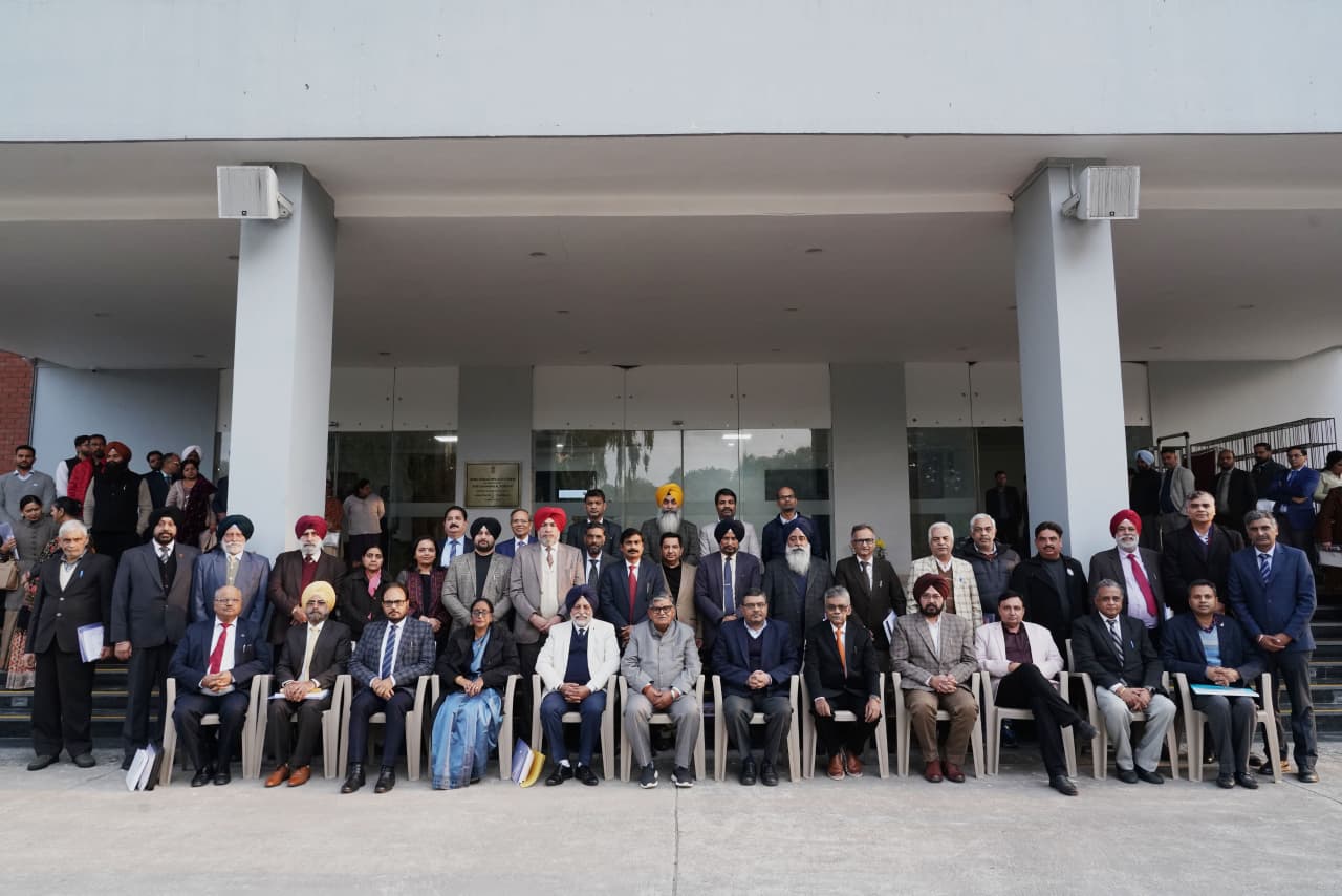 ਲੋਕ ਭਵਨ, ਪੰਜਾਬ ਵਿਖੇ “ਪੰਜਾਬ ਦੇ ਸਰਹੱਦੀ ਖੇਤਰਾਂ ਵਿੱਚ ਸਥਿਤ ਕਾਲਜਾਂ ਨੂੰ ਦਰਪੇਸ਼ ਚੁਣੌਤੀਆਂ” ਵਿਸ਼ੇ ‘ਤੇ ਇੱਕ-ਰੋਜ਼ਾ ਕਾਨਫਰੰਸ ਕਰਵਾਈ ਗਈ