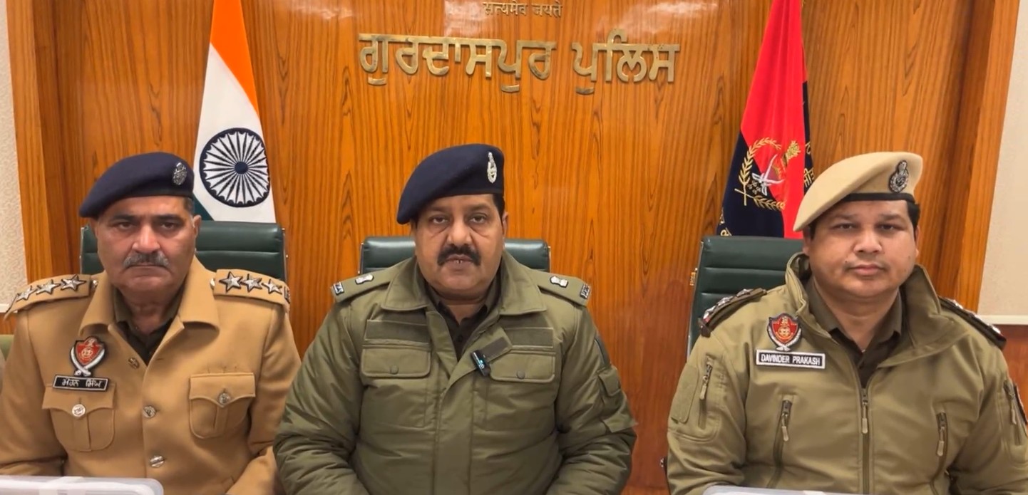 ਗੁਰਦਾਸਪੁਰ ਦੇ ਜੇਲ ਰੋਡ ‘ਤੇ ਫਾਇਰਿੰਗ ਦੇ ਮਾਮਲੇ: ਇਮੀਗ੍ਰੇਸ਼ਨ ਸੈਂਟਰ ‘ਤੇ ਗੋਲੀਬਾਰੀ ਕਰਨ ਵਾਲੇ 2 ਦੋਸ਼ੀ ਅਸਲੇ ਸਮੇਤ ਕਾਬੂ