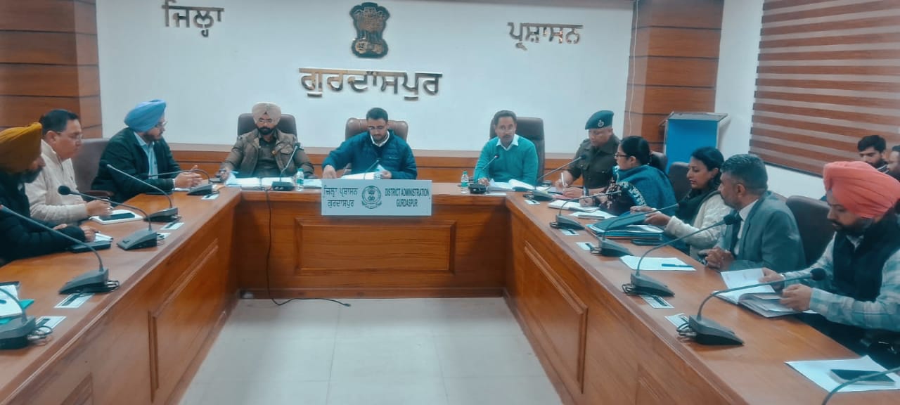 ਚੋਣ ਆਬਜ਼ਰਵਰ ਹਰਪ੍ਰੀਤ ਸਿੰਘ, ਆਈ.ਏ.ਐੱਸ ਗੁਰਦਾਸਪੁਰ ਪਹੁੰਚੇ-ਅਧਿਕਾਰੀਆਂ ਨਾਲ ਮੀਟਿੰਗ ਕਰਕੇ ਚੋਣ ਤਿਆਰੀਆਂ ਦਾ ਲਿਆ ਜਾਇਜ਼ਾ