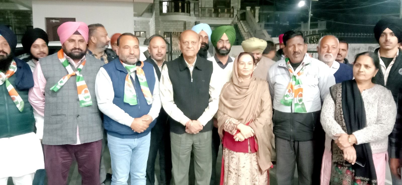 ਦੀਨਾਨਗਰ ’ਚ ‘ਆਪ’ ਨੂੰ ਇੱਕ ਹੋਰ ਝੱਟਕਾ, ਟਰੱਕ ਯੂਨੀਅਨ ਦਾ ਸਾਬਕਾ ਪ੍ਰਧਾਨ ਵੱਡੀ ਗਿਣਤੀ ਸਾਥੀਆਂ ਸਮੇਤ ਕਾਂਗਰਸ ਵਿੱਚ ਹੋਇਆ ਸ਼ਾਮਲ