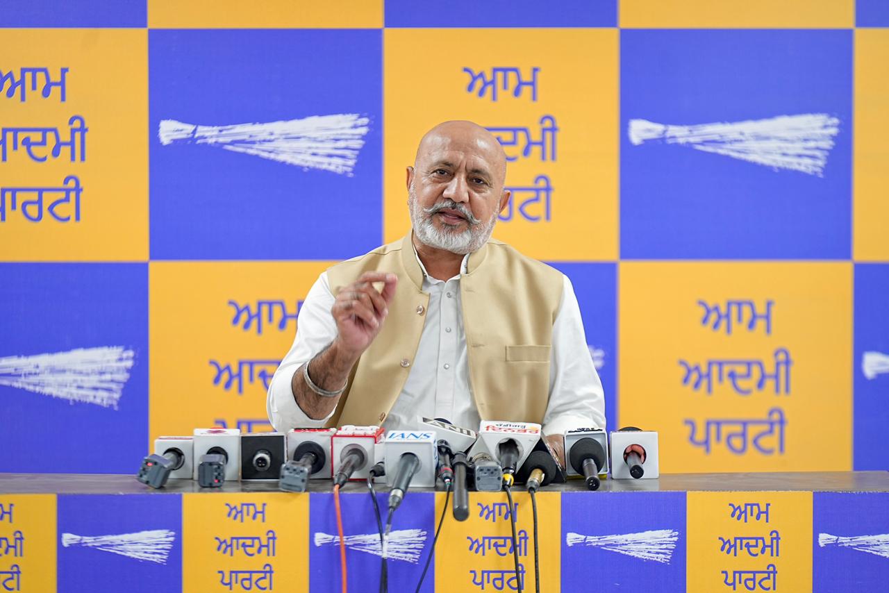 ਆਪ’ ਦਾ ਕਾਂਗਰਸ ਨੂੰ ਸਵਾਲ: 500 ਕਰੋੜ ਅਤੇ 350 ਕਰੋੜ ਦੇ ‘ਖੇਡ’ ਦੀ ਅਸਲ ਕਹਾਣੀ ਕੀ ਹੈ?*