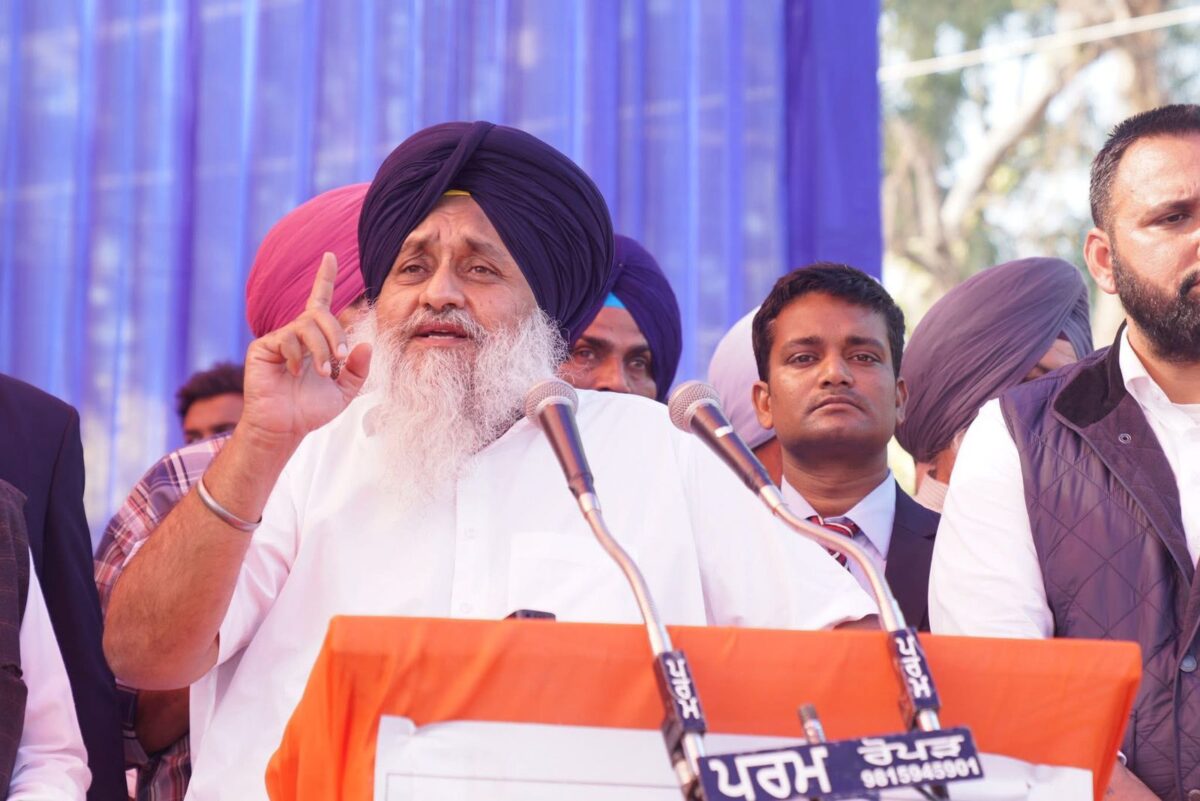 ਆਪ ਸਰਕਾਰ ਵੱਲੋਂ ਐਸ ਐਸ ਪੀ ਵਰੁਣ ਸ਼ਰਮਾ ਨੂੰ ਛੁੱਟੀ ਭੇਜਣ ਦੇ ਫੈਸਲੇ ਨੇ ਸਾਬਤ ਕੀਤਾ ਕਿ ਐਸ ਐਸ ਪੀ ਦੀ ਕਾਨਫਰੰਸ ਕਾਲ ਵੀਡੀਓ ਅਸਲੀ ਸੀ: ਸੁਖਬੀਰ ਸਿੰਘ ਬਾਦਲ