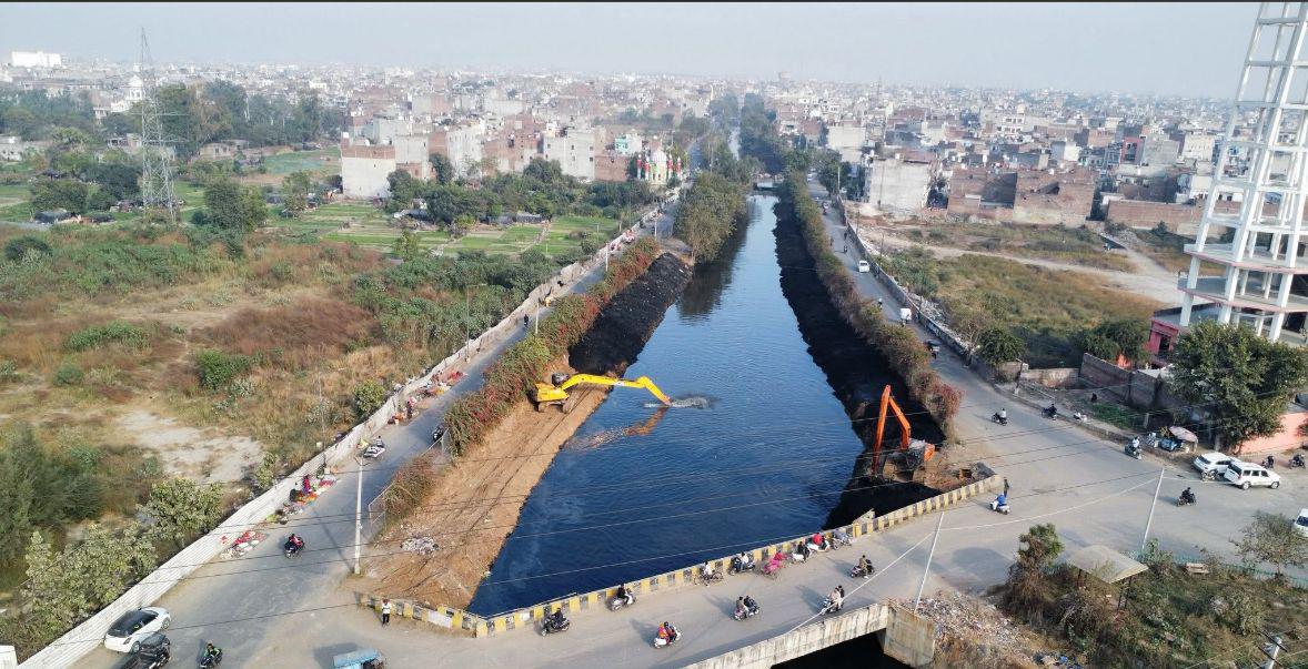 ਆਪ ਸਰਕਾਰ ਬਦਲਾਅ ਲਿਆਉਂਦੀ ਹੈ: ਸੰਸਦ ਮੈਂਬਰ ਸੰਤ ਸੀਚੇਵਾਲ ਦੀ ਅਗਵਾਈ ਹੇਠ, ਬੁੱਢਾ ਦਰਿਆ ਮੁੜ ਹੋਇਆ ਜੀਵਤ — ਪਾਣੀ ਨੂੰ ਸਾਫ਼ ਕਰਾ ਬਣਾਇਆ ਕਿਸ਼ਤੀਆਂ ਦੇ ਕਾਬਿਲ ।