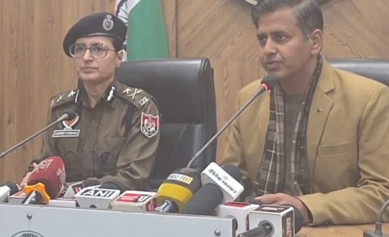 🚨 ਜਲੰਧਰ ਦੇ 11 ਸਕੂਲਾਂ ਨੂੰ ਬੰਬ ਦੀਆਂ ਧਮਕੀਆਂ: ਪ੍ਰਸ਼ਾਸਨ ਚੌਕਸ, ਜ਼ਿਆਦਾਤਰ ਈਮੇਲਾਂ ਫਰਜ਼ੀ ਹੋਣ ਦਾ ਸ਼ੱਕ