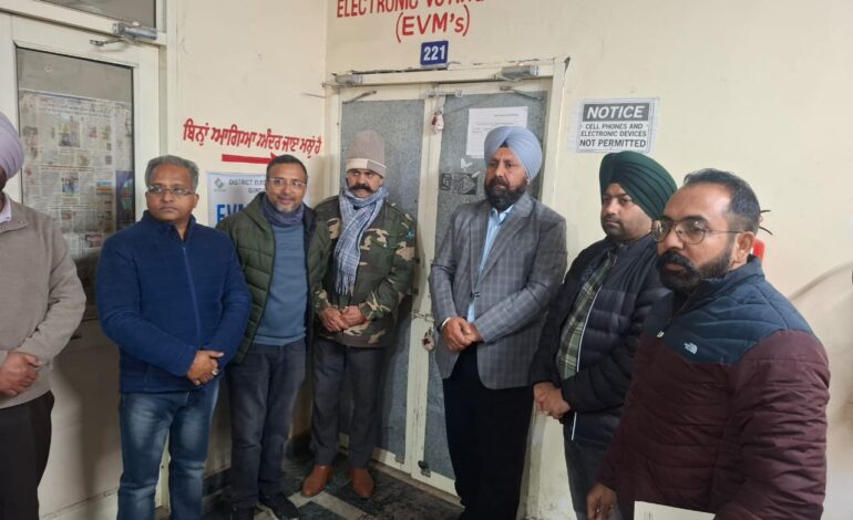 ਸੰਯੁਕਤ ਮੁੱਖ ਚੋਣ ਅਫ਼ਸਰ, ਪੰਜਾਬ, ਸ੍ਰੀ ਸਕੱਤਰ ਸਿੰਘ ਬੱਲ ਵੱਲੋਂ ਵੋਟਿੰਗ ਮਸ਼ੀਨਾਂ ਦੇ ਵੇਅਰਹਾਊਸ ਦਾ ਨਿਰੀਖਣ