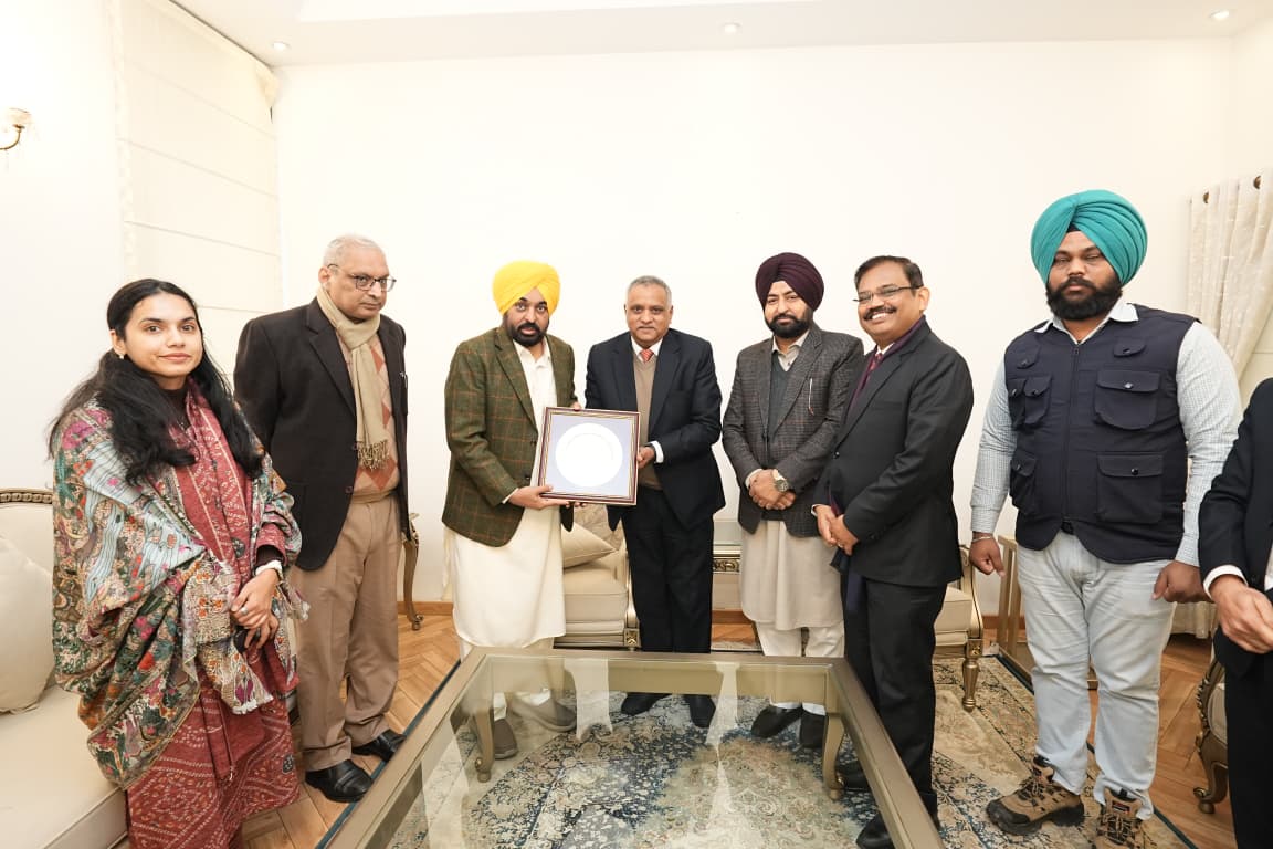 ਮੁੱਖ ਮੰਤਰੀ ਭਗਵੰਤ ਸਿੰਘ ਮਾਨ ਵੱਲੋਂ ਮੋਹਾਲੀ ਹਵਾਈ ਅੱਡੇ ਤੋਂ ਹੋਰ ਅੰਤਰਰਾਸ਼ਟਰੀ ਉਡਾਣਾਂ ਸ਼ੁਰੂ ਕਰਨ ਦੀ ਵਕਾਲਤ