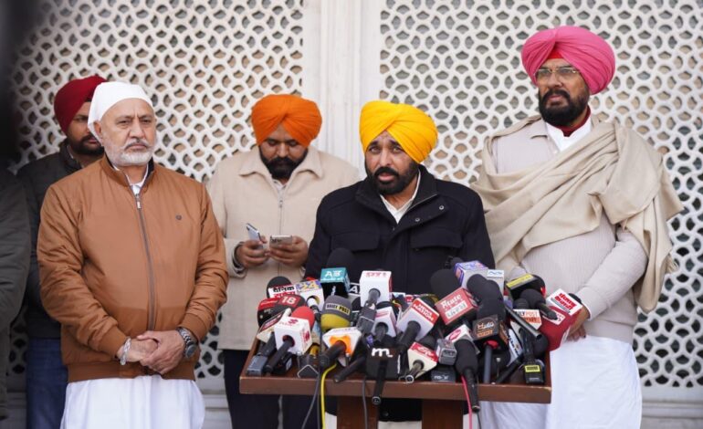 ਸ੍ਰੀ ਅਕਾਲ ਤਖ਼ਤ ਸਾਹਿਬ ਅੱਗੇ ਨਿਮਾਣੇ ਸਿੱਖ ਵਜੋਂ ਪੇਸ਼ ਹੋਏ ਮੁੱਖ ਮੰਤਰੀ ਮਾਨ