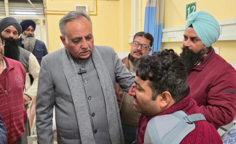 ਹਲਕਾ ਇੰਚਾਰਜ ਰਮਨ ਬਹਿਲ ਨੇ ਸਿਵਲ ਹਸਪਤਾਲ ਗੁਰਦਾਸਪੁਰ ਵਿਖੇ ਪਹੁੰਚ ਕੇ ਸੜਕ ਹਾਦਸੇ ਵਿੱਚ ਜਖ਼ਮੀ ਹੋਏ ਅਧਿਆਪਕਾਂ ਦਾ ਜਾਣਿਆ ਹਾਲ