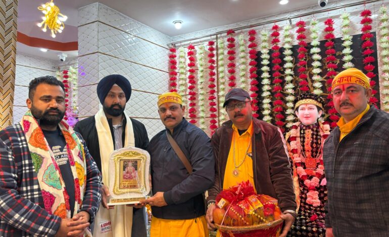 ਪਾਹੜਾ ਵੱਲੋਂ ਬਾਵਾ ਲਾਲ ਦਿਆਲ ਮੰਦਿਰ ਨੂੰ ਜਾਣ ਵਾਲੀ ਗਲੀ ਵਿੱਚ 7 ਲੱਖ ਰੁਪਏ ਦੀ ਲਾਗਤ ਨਾਲ ਇੱਕ ਗੇਟ ਬਣਾਉਣ ਦਾ ਐਲਾਨ